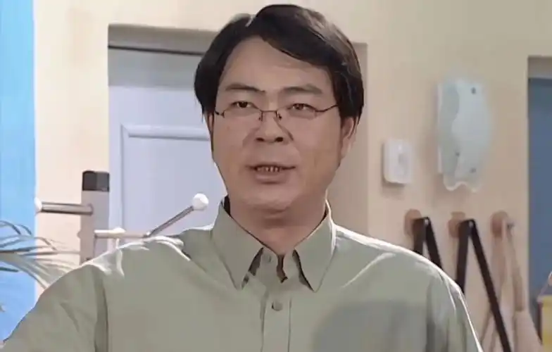 《家有儿女》播出18年后,夏东海翻红成新顶流_爸爸_电子_直播