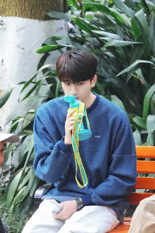 来自林一老师的推荐  这次温暖也是暖暖小时光的导演哦    @我是林一