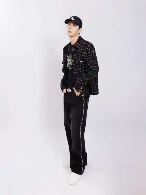 王一博换新棒球帽##王一博将帽子进行到底##王一博看到热烈街蔚的