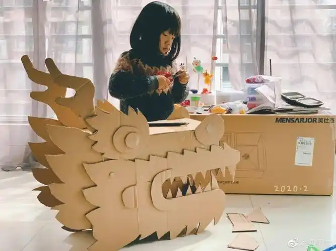 跟着这位中国妈妈做30种创意纸箱diy脑洞大开各种趣味玩法应有尽有