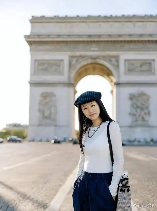 杨钰莹:今年第6次到访西欧,在意大利米兰大教堂广场"喂鸽子"