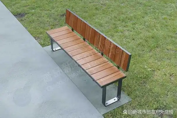 城市生活中,户外座椅是不可或缺的公共设施之一.