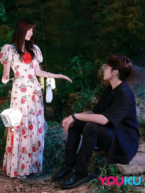 虞书欣张彬彬高甜壁纸分享两个人的小森林