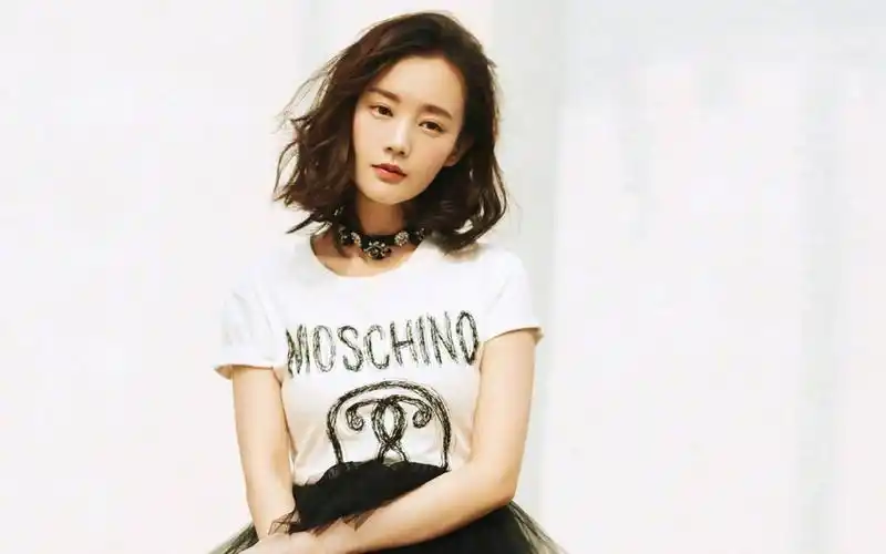 李一桐图片壁纸-美女壁纸-高清美女图片-娟娟壁纸