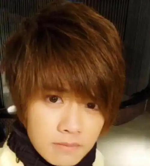 如果你是星探,看到这20位明星出道前的照片,你会选择包装谁?