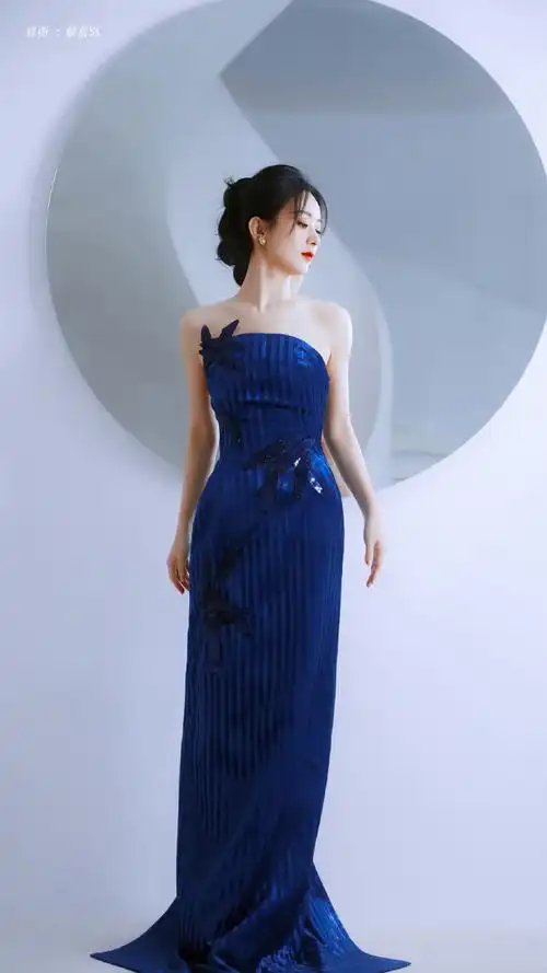 赵丽颖深蓝抹胸长裙##赵丽颖说情侣之间不能送水果梨