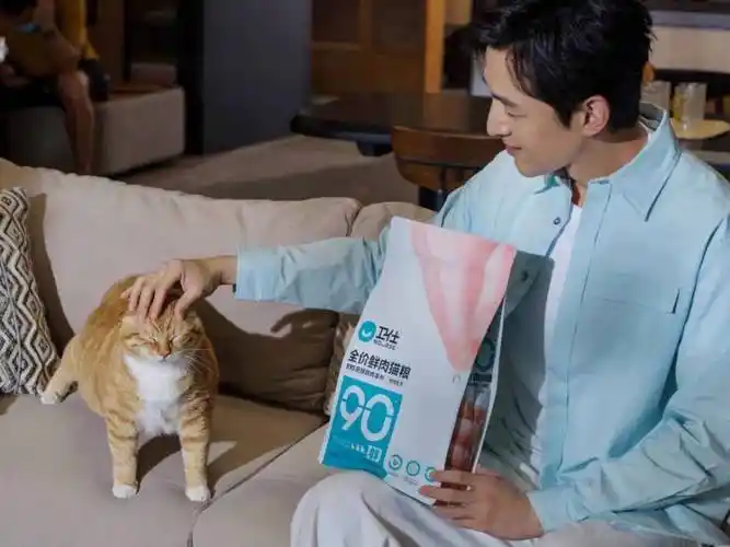 演员胡歌代言猫粮翻车,网友四只猫吃后去世,有人把胡歌拉黑名单_腾讯