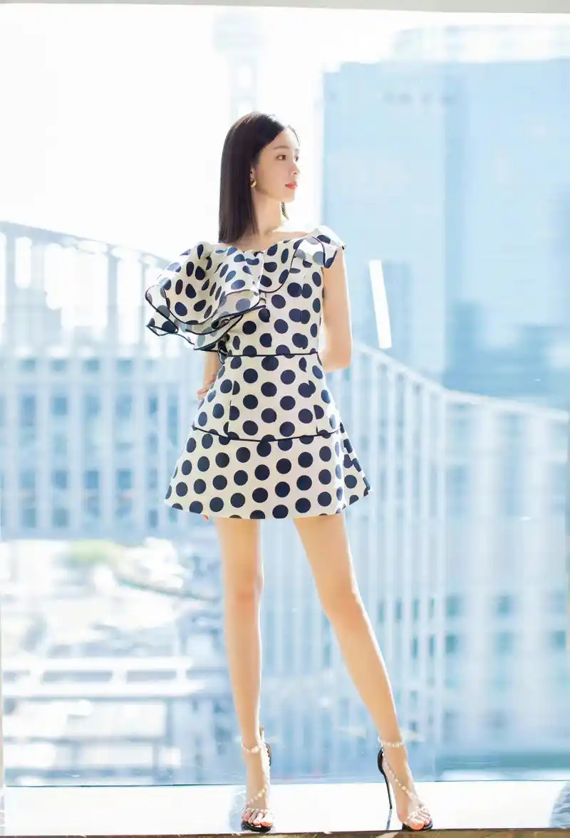 陈都灵  高跟凉鞋  大长腿美jio