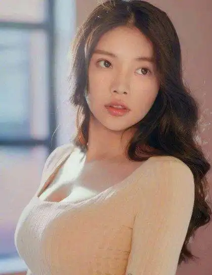 中国胸最大的女明星排名e罩杯的张馨予只能排第三附美图