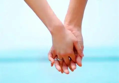 手牵手幸福唯美情侣图_最浪漫的约定