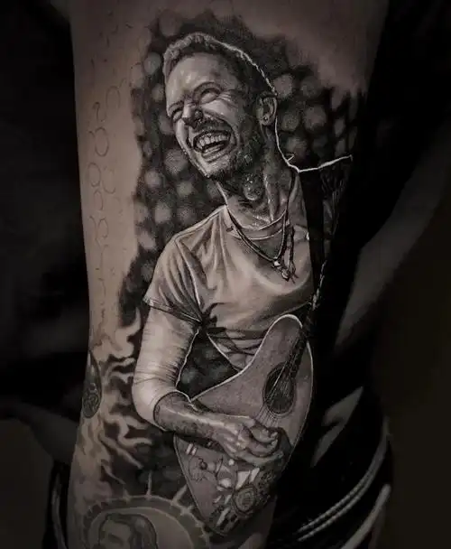 失踪人口余文乐以新纹身爆粗回归,但又被投诉了.