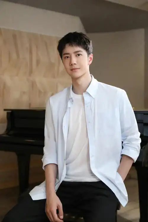 录音棚里的王一博帅气又正气,好想带回家#王一博