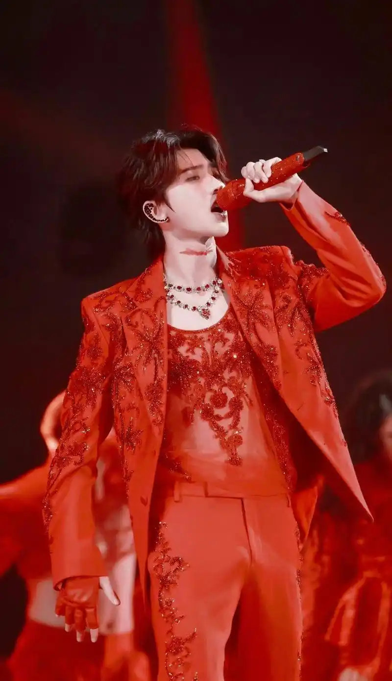 蔡徐坤新加坡演唱会火爆,粉丝:多大点事!一直在,一直爱!