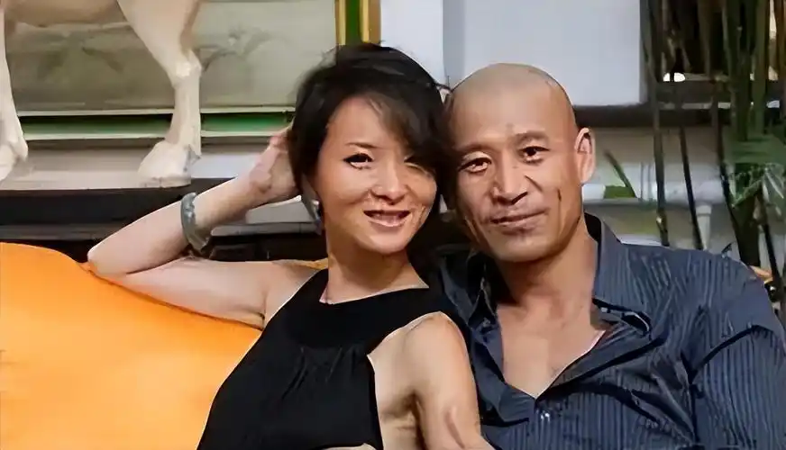 回顾师小红老婆谢兰一场车祸定情婚后生一子日子过得有滋味