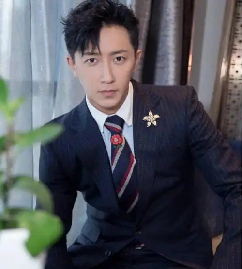 韩庚个人资料("顶流巨星"韩庚10年沉浮记:抛弃原则,自毁人设,成也名败