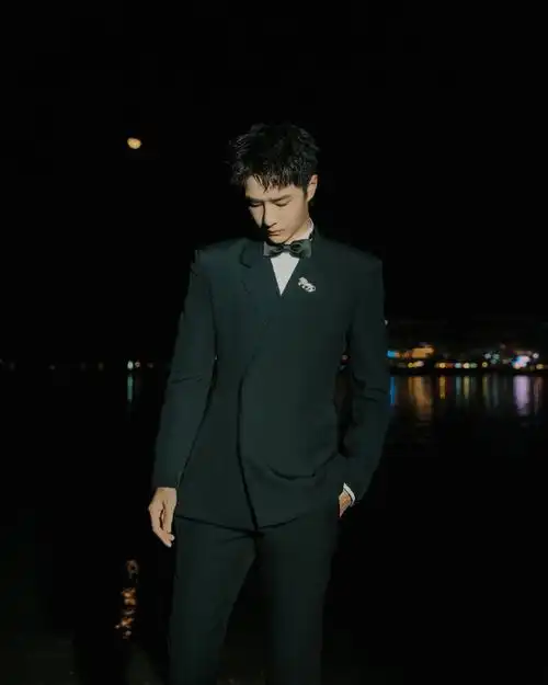 王一博体重只有118斤##王一博体重只有59公斤