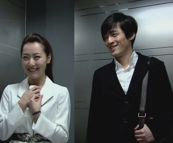 剧集《苦咖啡》中的胡歌和白冰.