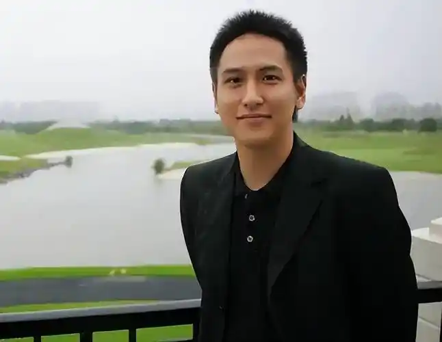 汤臣少主汤珈铖18岁做霸总身家百亿39未婚成父母心病