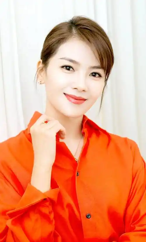 刘涛,1978年出生江西南昌市,第一部电视剧是《外来媳妇本地郎》