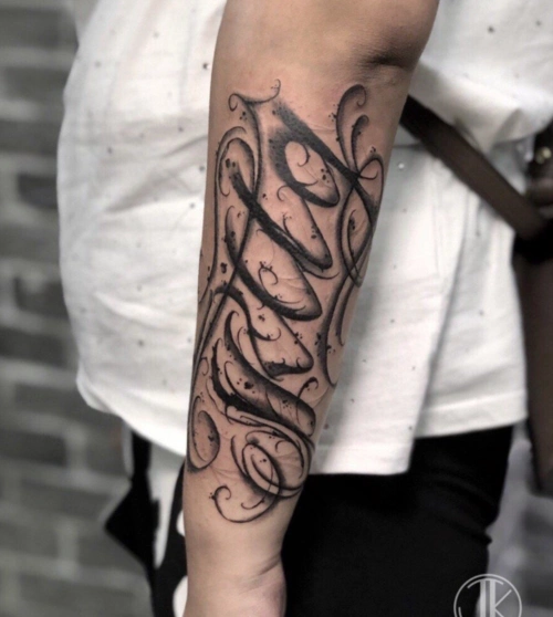 2020最新男生手臂花体字纹身图集好看的花体字设计10