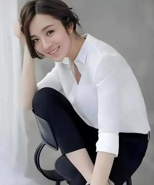 35岁王晓晨性感火辣,魅力无限!