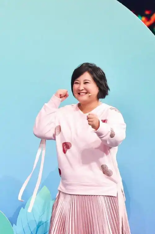 贾玲新片重塑形象神奇减肥100斤秒变18岁