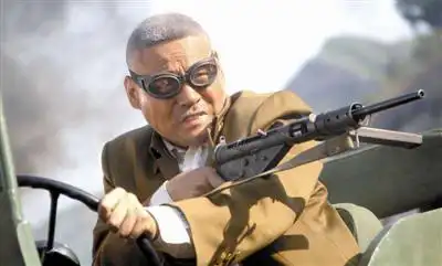 铁梨花中演军阀巍子打人先打招呼图