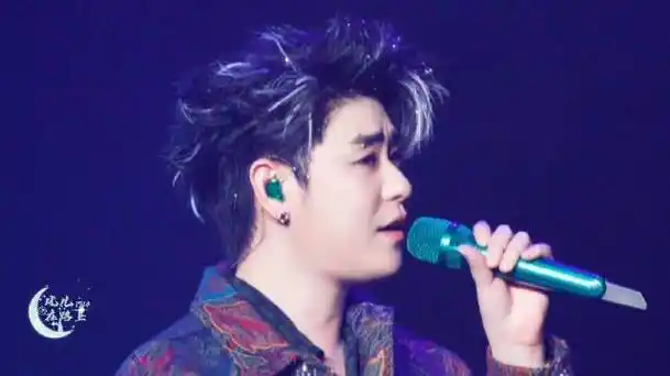 华夏#我的评分:  琉璃盏-张云雷我的评分:  蓝色天空-张云雷我的评分