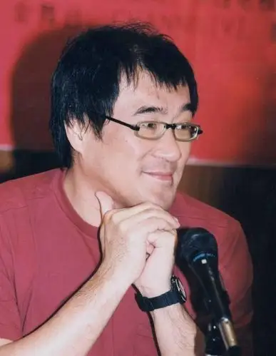 李宗盛与小27岁妻子逛古董店:三婚的李宗盛找到了真爱