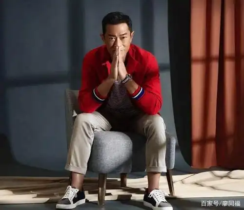 古天乐敬业劳模,13部电影同时开拍,想赚更多钱做慈善修小学