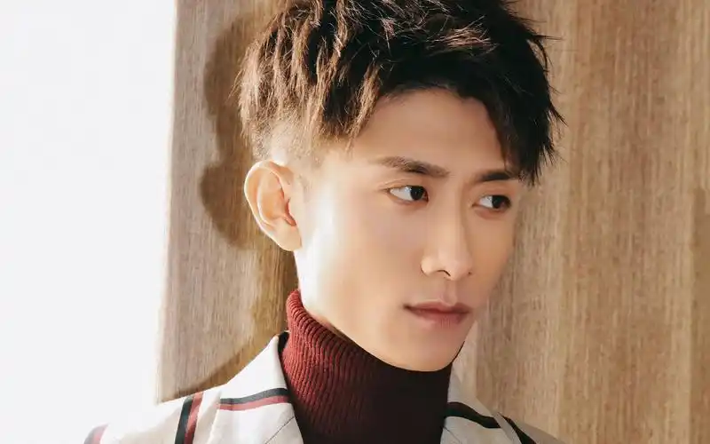 张一山帅气写真电脑桌面壁纸图片高清大图预览1920x1200_大陆明星下载