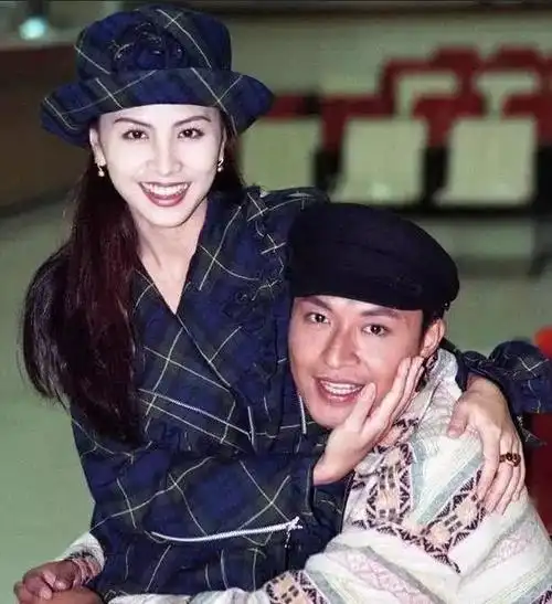 58岁马景涛与小21岁妻子离婚,经历了八段感情两次离婚堪称情圣