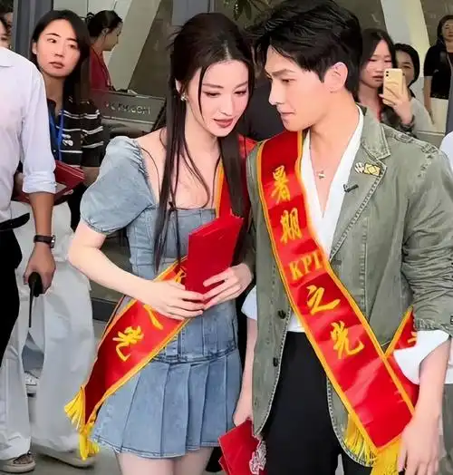 一部戏换一个女朋友,表面单纯的杨洋私底下究竟有多混乱?-蘑菇号