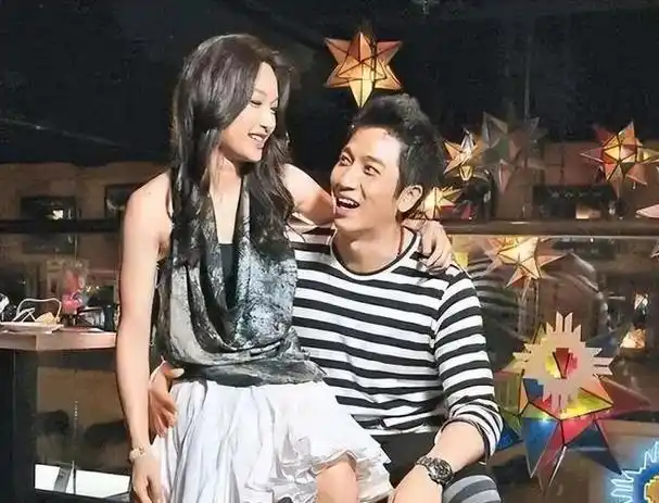 吴卓羲:婚前所有财产给老妈,渣得明明白白,反而成了一种魅力?