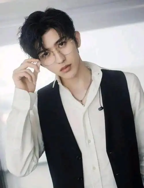 相信大家对于蔡徐坤的名字并不感到陌生,因为蔡徐坤据说曾经是美国