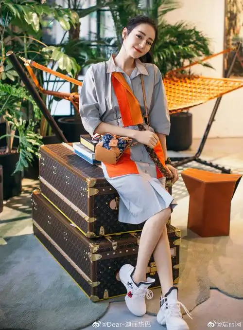 rayli星闻##迪丽热巴路易威登