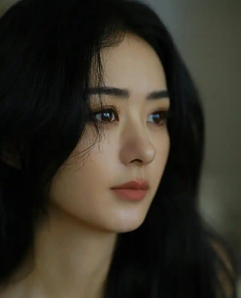 赵丽颖 《glass中文版》内页大片释出,表现力绝了!