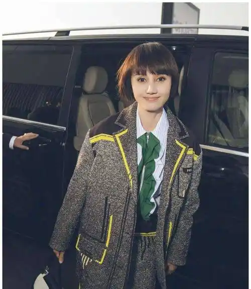 当年轻时的照片曝光后,不敢相信袁泉刚出道时到底有多美?