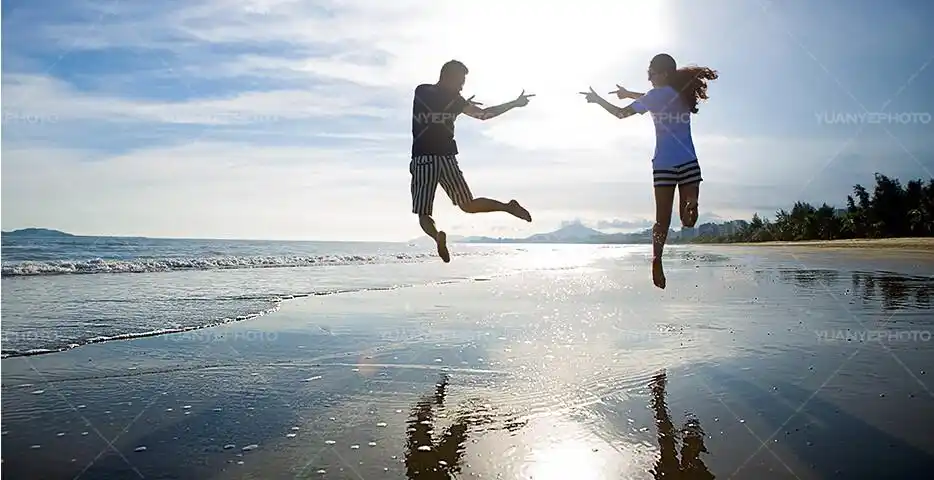 三亚蜜月旅行婚纱摄影沙滩照