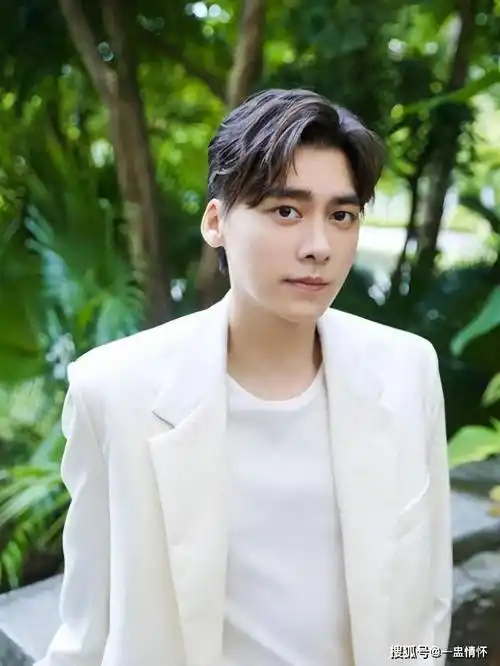 消失一年,回看李易峰,他既可恨可悲,又可怜_进行_合作_杨幂