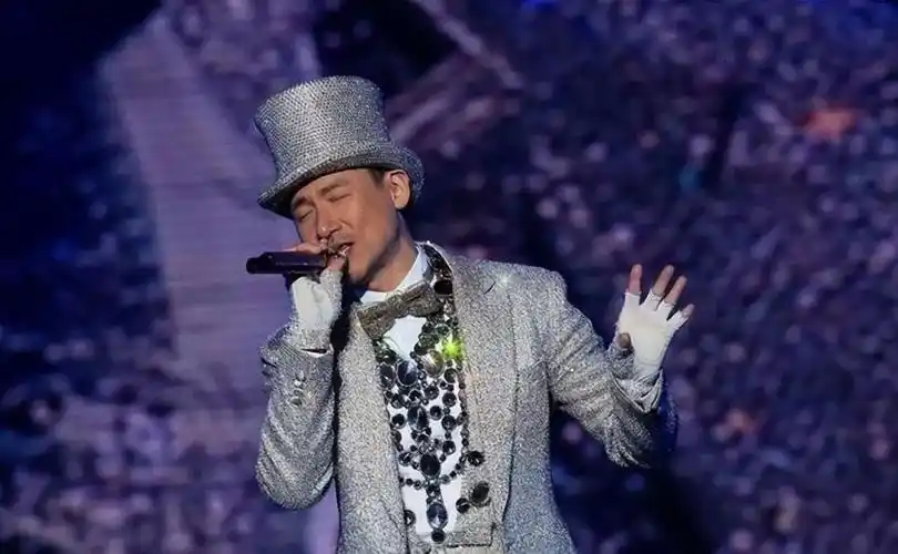 张学友罕露面胡子花白,细看资产,才知道歌神有多"壕",生活好自在-图3