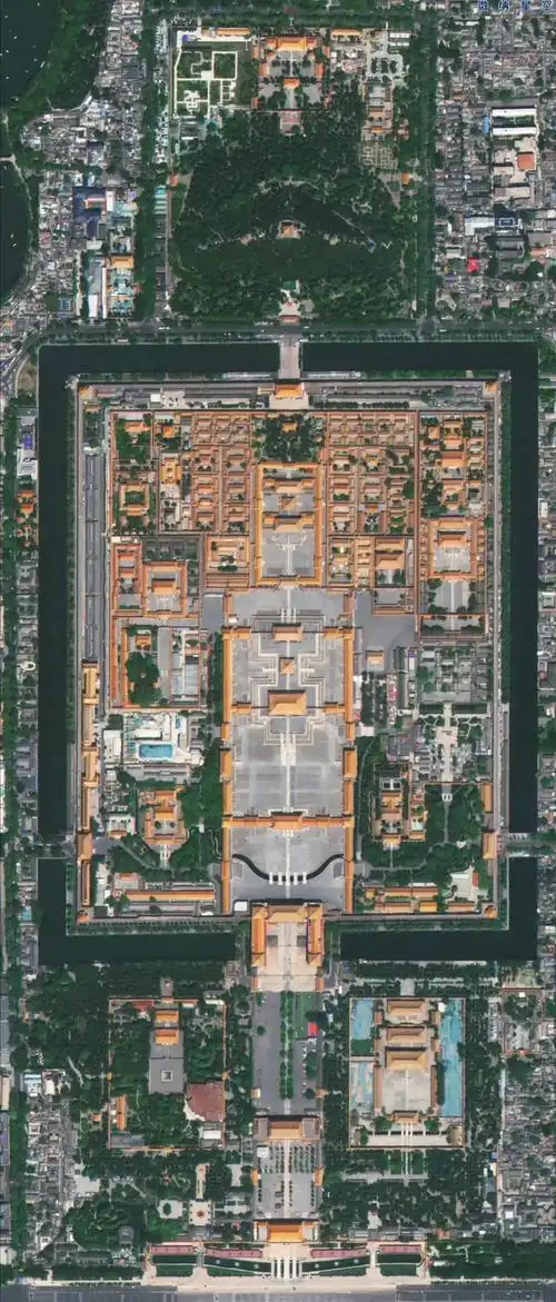 三大殿,后三宫,御花园都位于这条中轴线上.