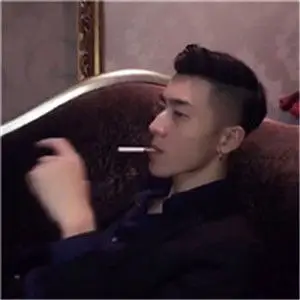 qq头像哭泣男生侧头抽烟