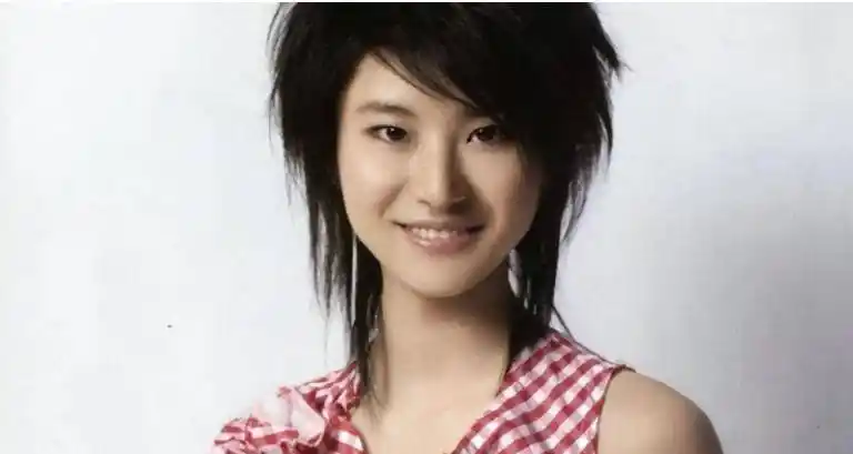 从超女冠军到黑心老板,"目中无人"的尚雯婕,终于翻了个大跟头_谭维维