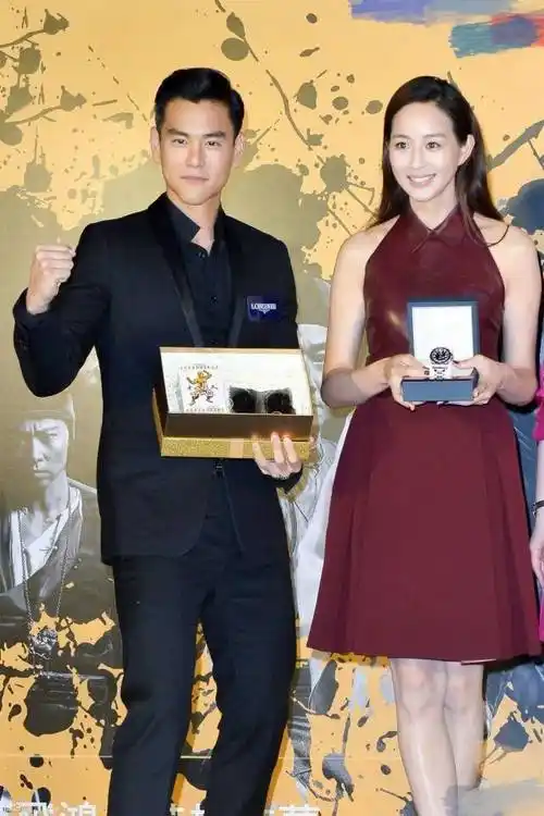 其实,彭于晏这两年也频繁被传出恋情,先后和张钧甯 ,蔡依林传出绯闻.