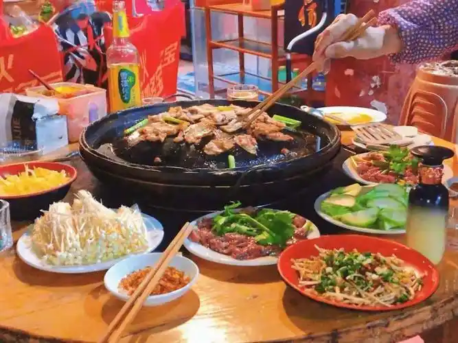 中山媒体凉都行 | 喝"人民小酒",吃水城烙锅!在六盘水,无所不烙