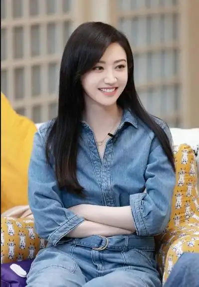 景甜现身遮面匆忙,风波后首次亮相引关注