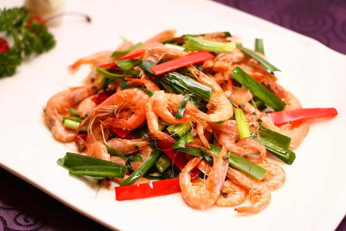 乐享周末分享吧# 美食分享,韭菜炒河虾.