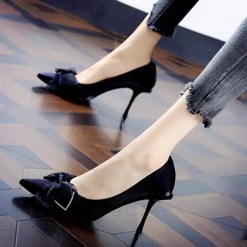 韩版仙女19秋季新款尖头蕾丝蝴蝶结细跟高跟鞋气质百搭水钻单鞋女