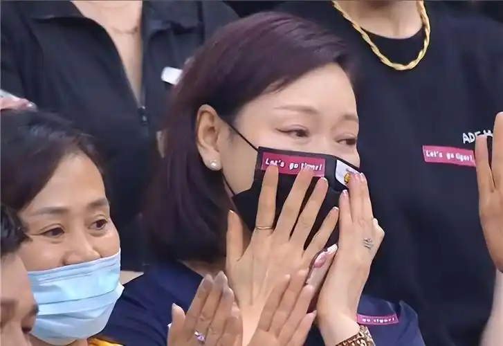 胡明轩妈妈怒怼网暴者:我儿子比赛没打好可以批评 为何要造谣诽谤我们